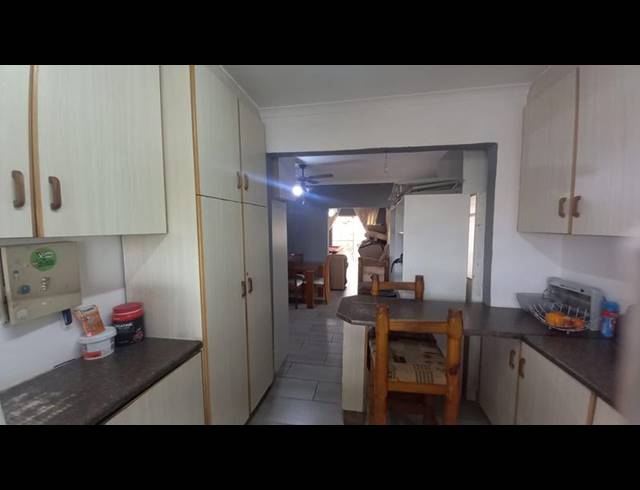 4 BEDROOM HOUSE FOR SALE IN CROSSMOOR
